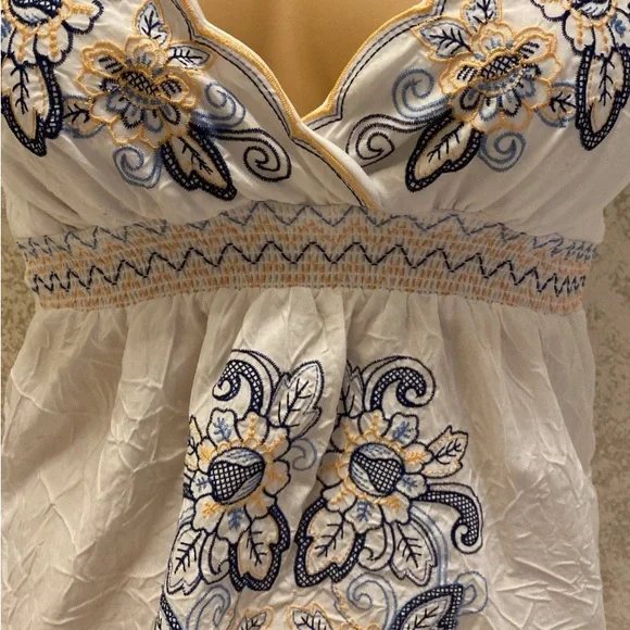 HeartSoul White and Navy Floral Tank Top - Picture 5 of 16